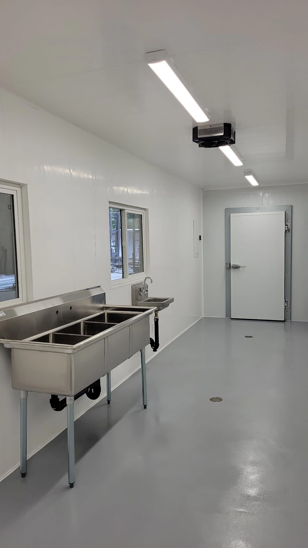 Food Processing Unit With Walk in Cooler - Allied Container Services PTY LTD